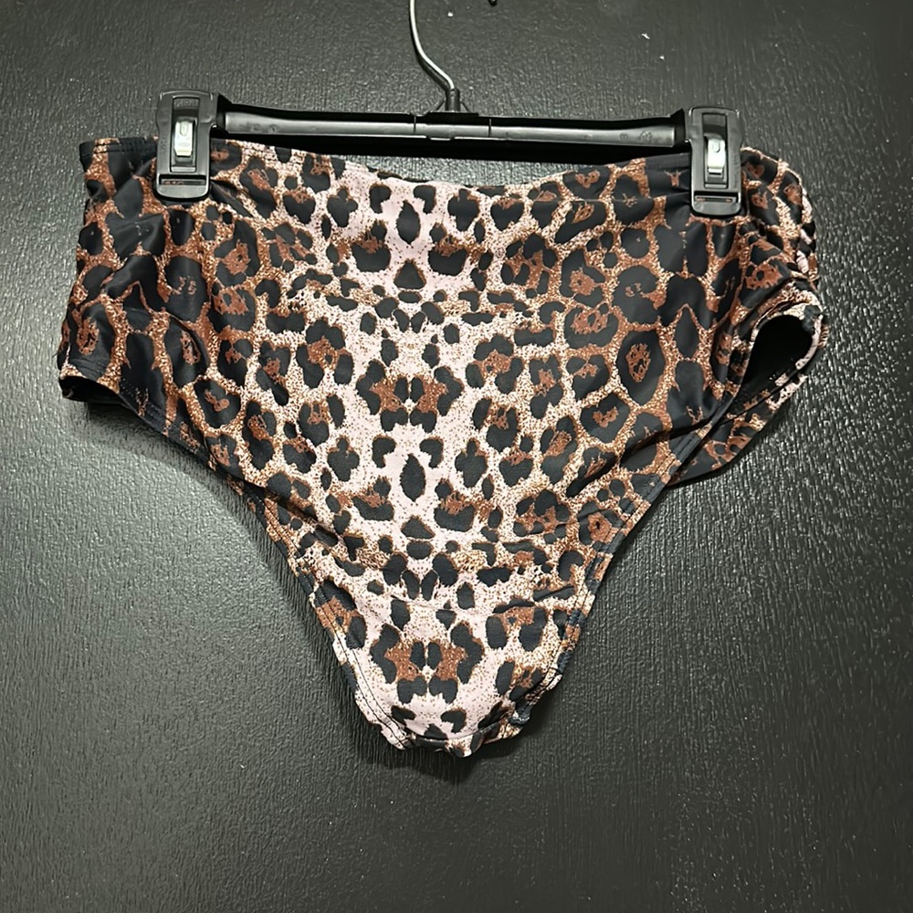 SHEIN Bikini bottom. High waisted. XL